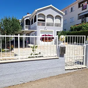 Cosy Near The Zadar